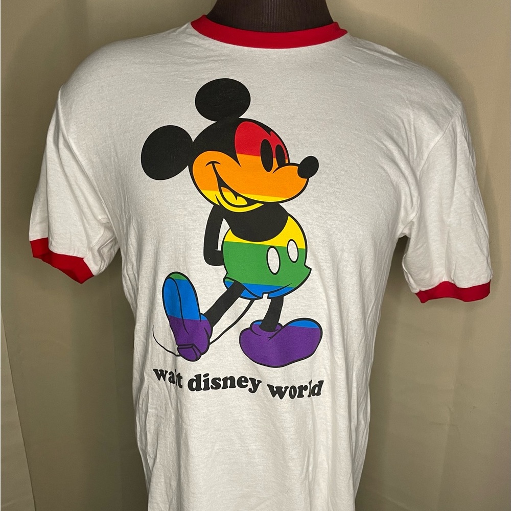 Official Walt Disney Tee Size M